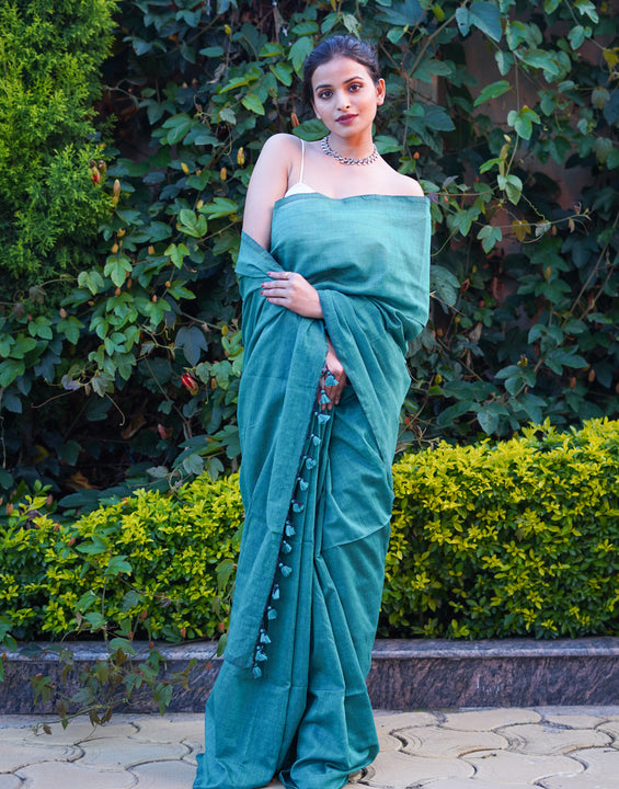 Aster- Plain Handloom Saree